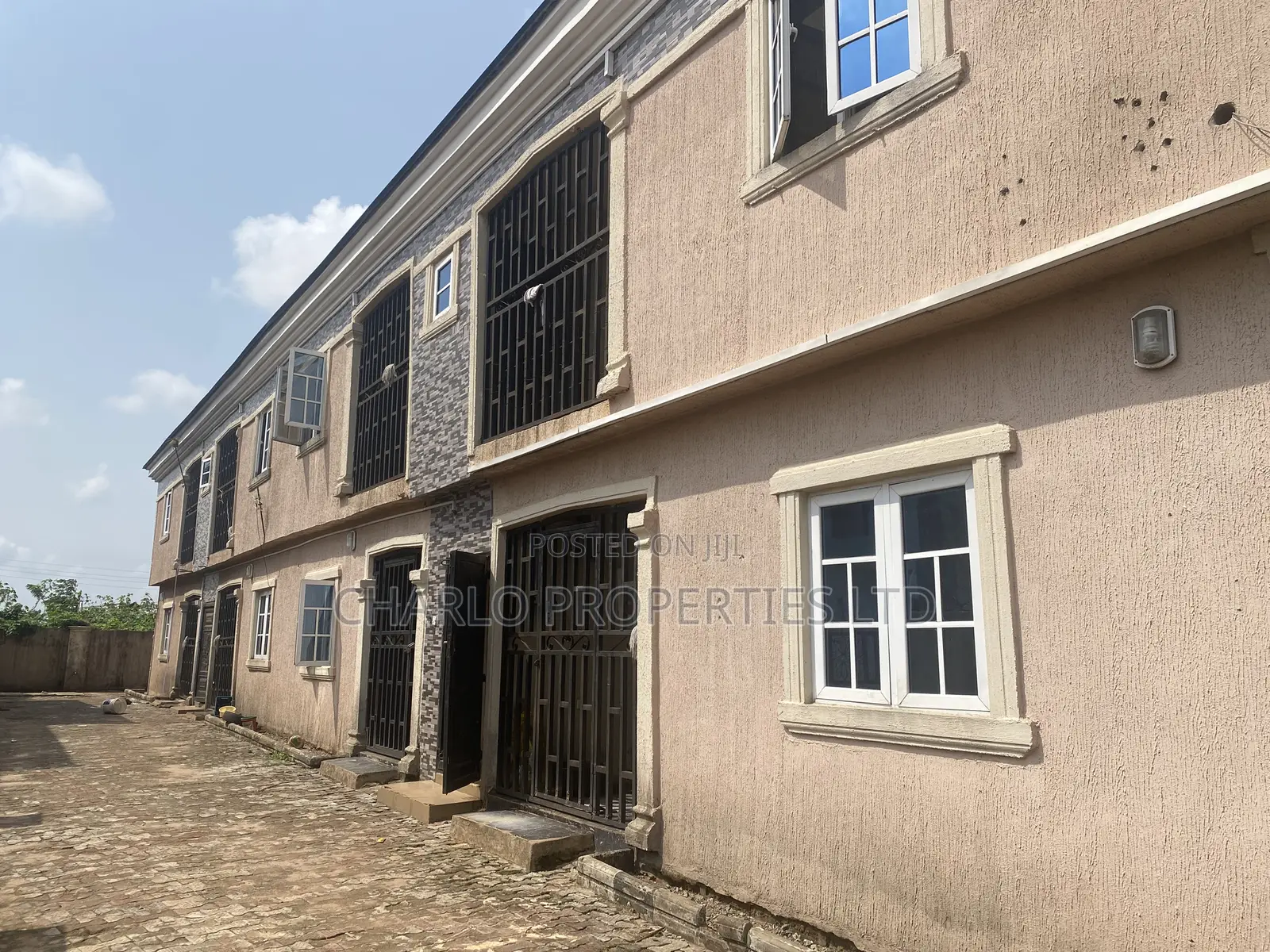 8bdrm Block of Flats in Benin City for sale in Benin City