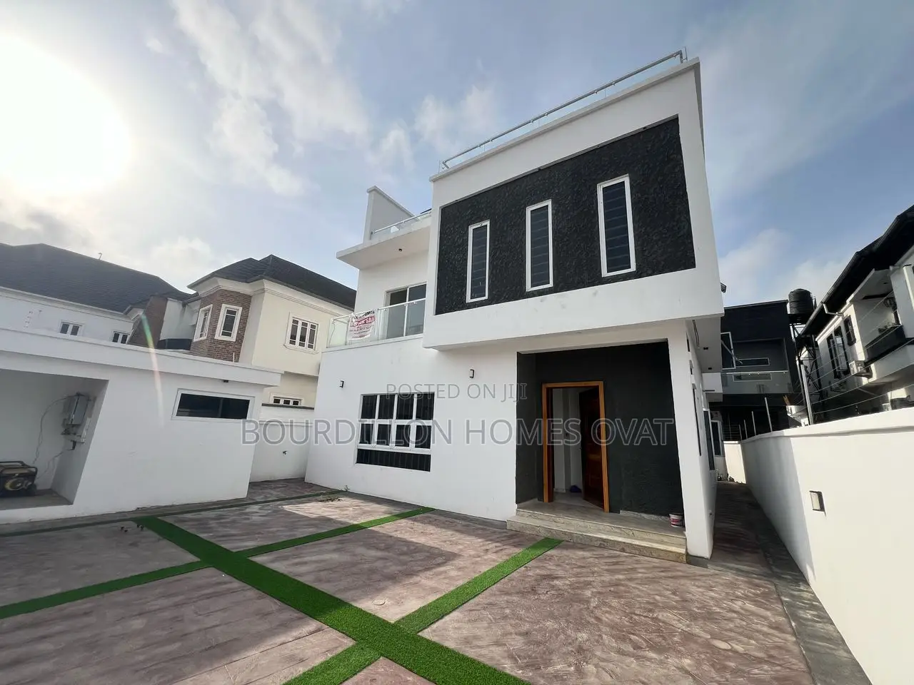 4bdrm Duplex in Chevron for sale in Chevron