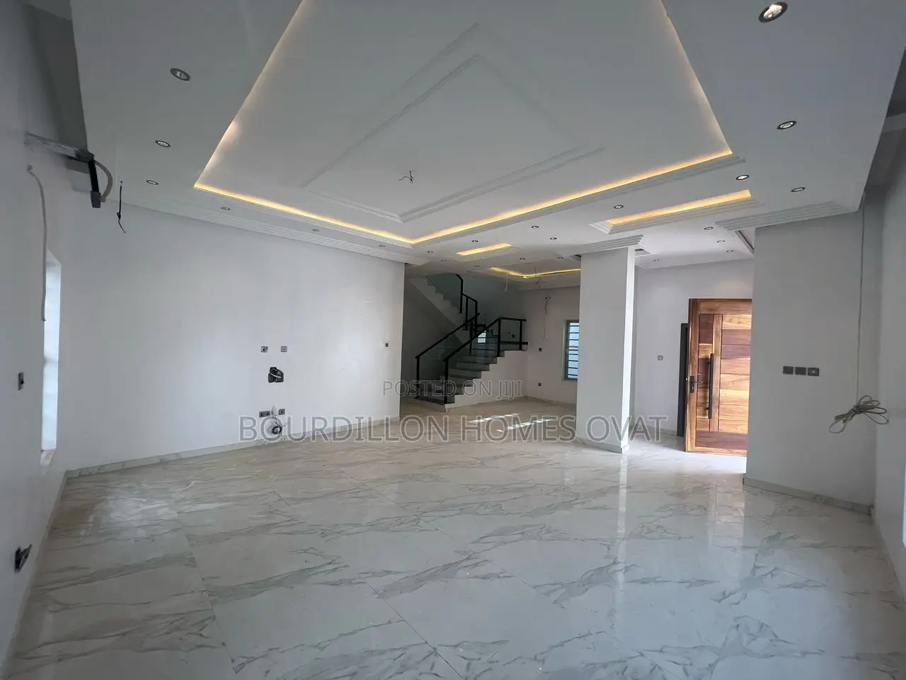 4bdrm Duplex in Chevron for sale in Chevron