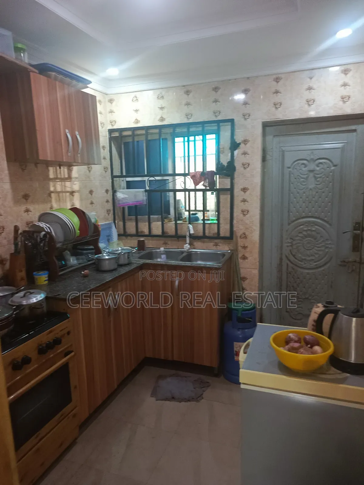 3bdrm Bungalow in Lane 2 Goshen Land, Ibadan Polytechnic/University in Ibadan Polytechnic/University