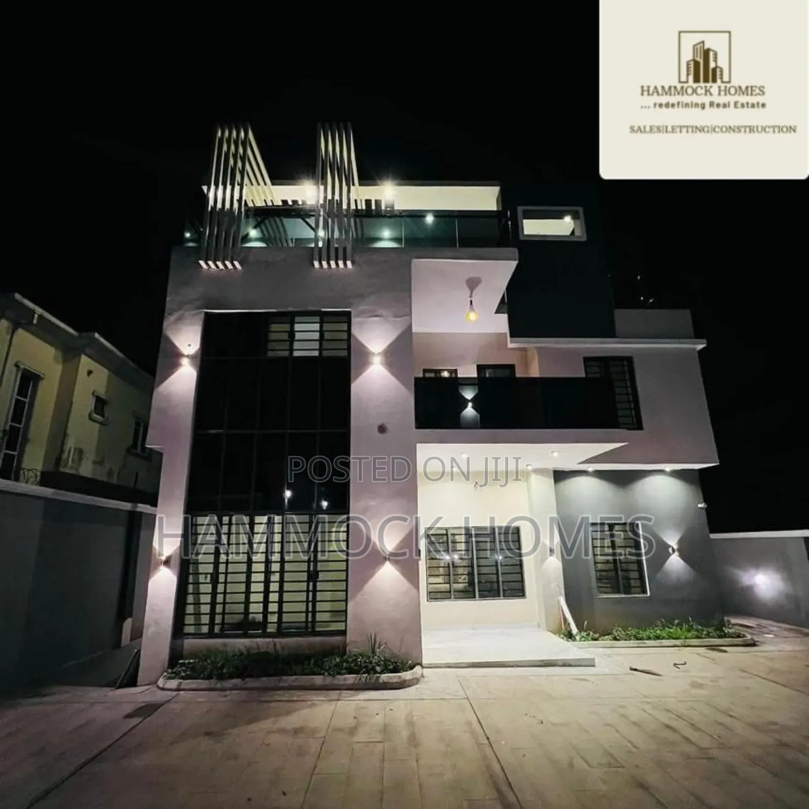 6bdrm Penthouse in Kolapo Ishola Gra, Akobo for sale in Akobo