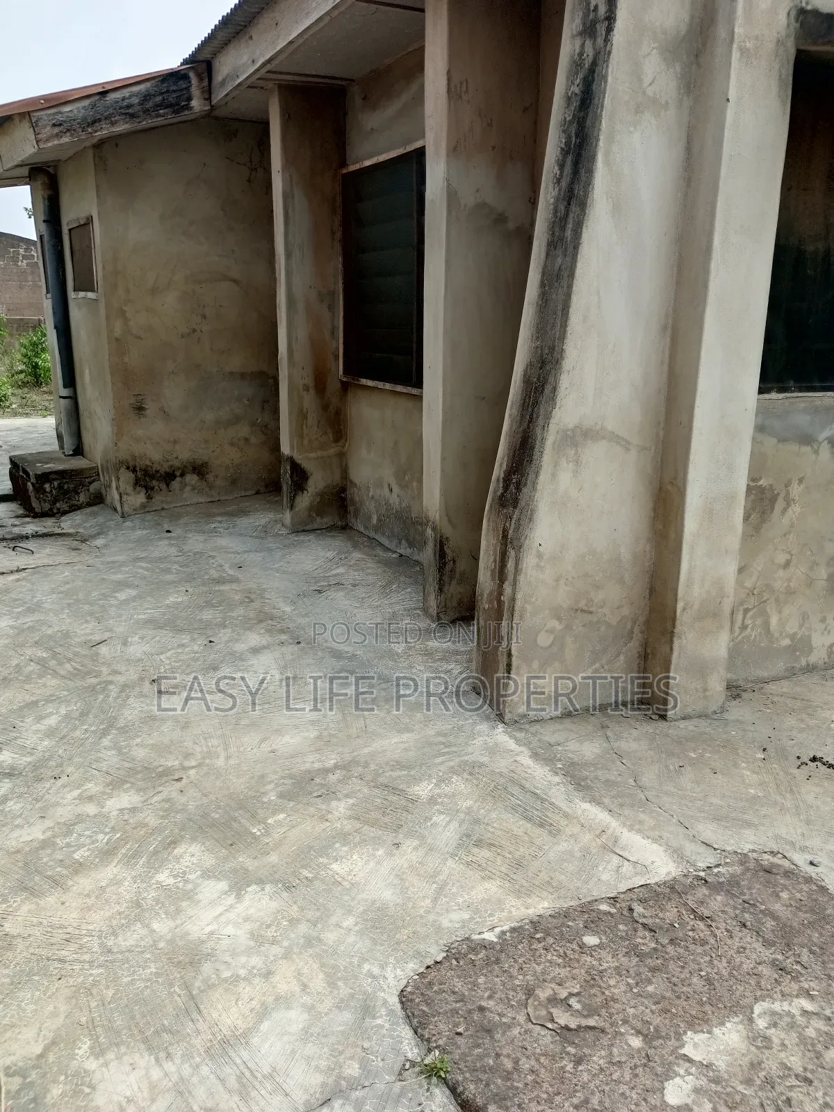 2bdrm Apartment in Ile Igbon Lalupon, Iwo Road for sale in Iwo Road