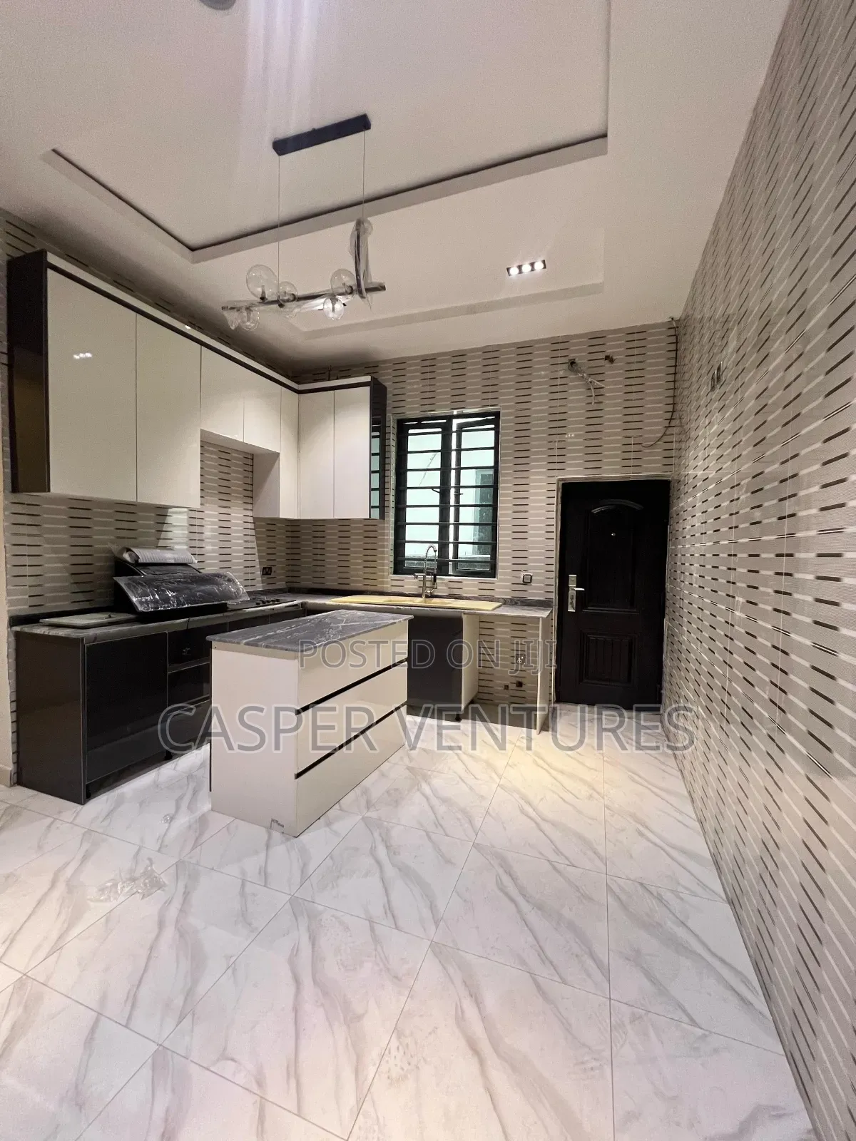 5bdrm Duplex in Avex, Sangotedo for sale in Sangotedo