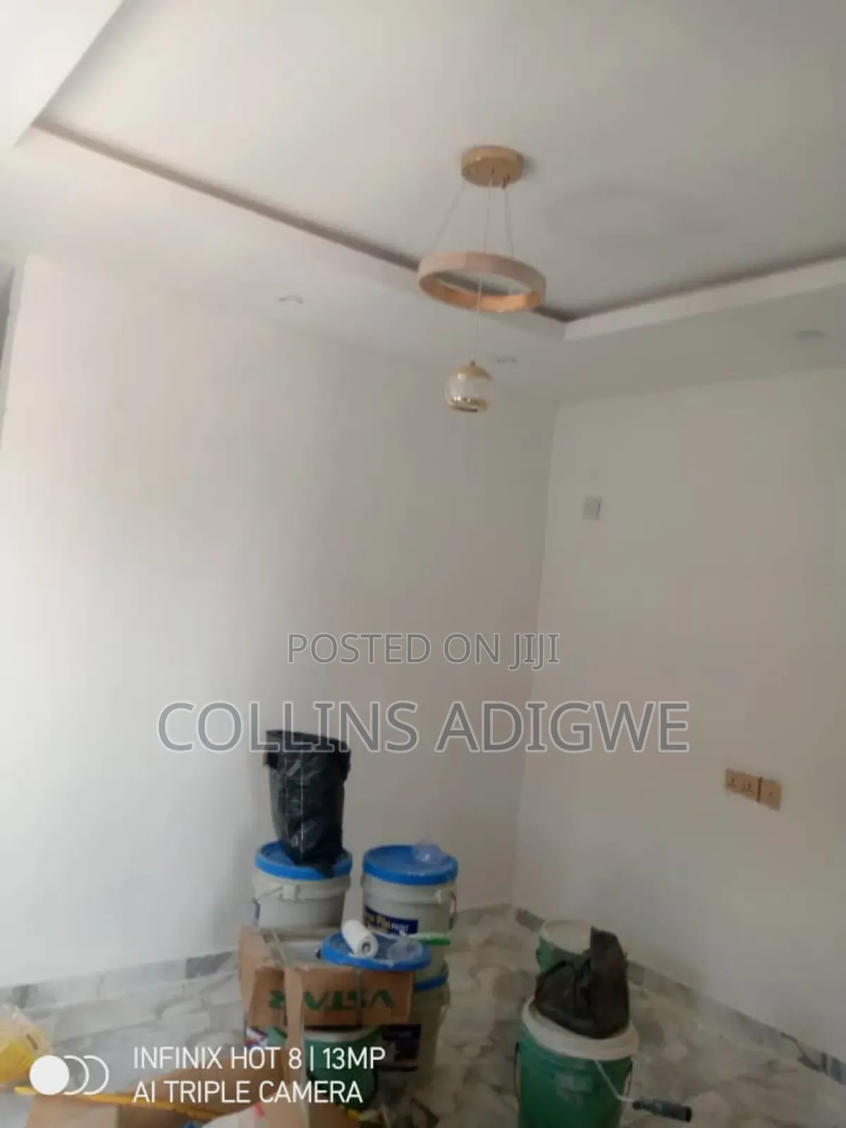 5bdrm Duplex in Orchid Road, Chevron for sale in Chevron