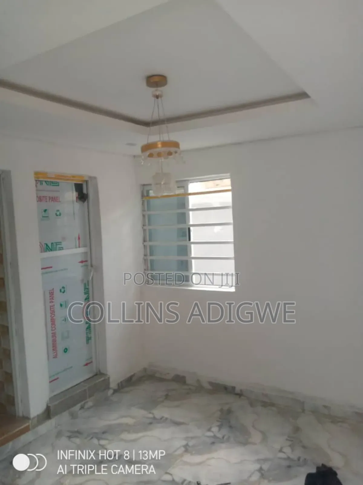 5bdrm Duplex in Orchid Road, Chevron for sale in Chevron