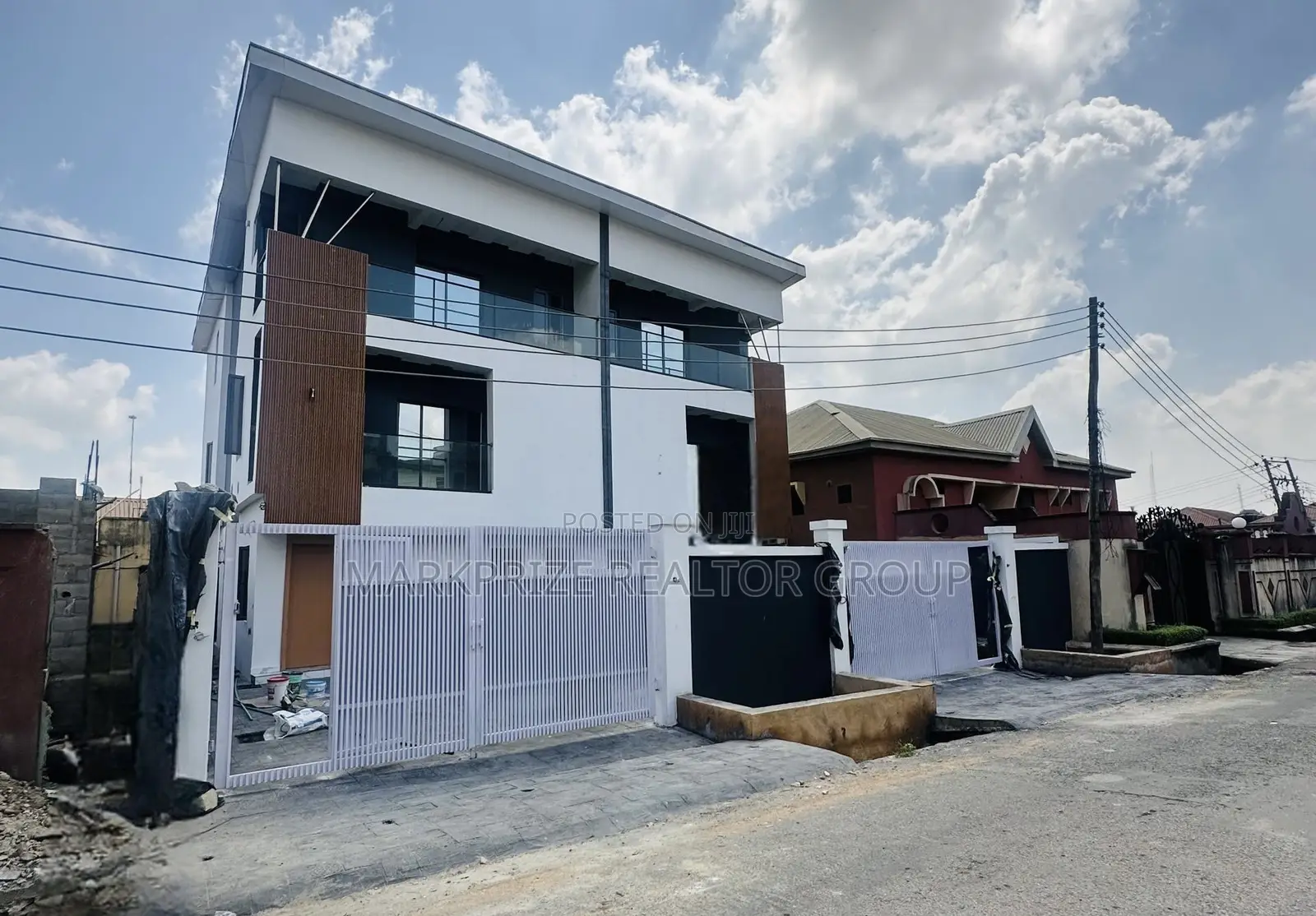 5bdrm Duplex in Adeniyi Jones Ikeja for sale in Adeniyi Jones