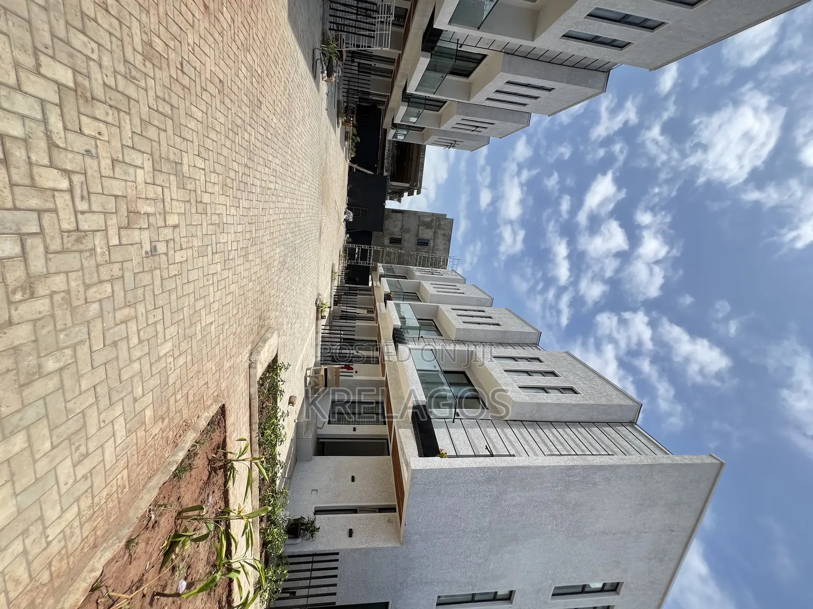 4bdrm Apartment in Ikate for sale in Ikate