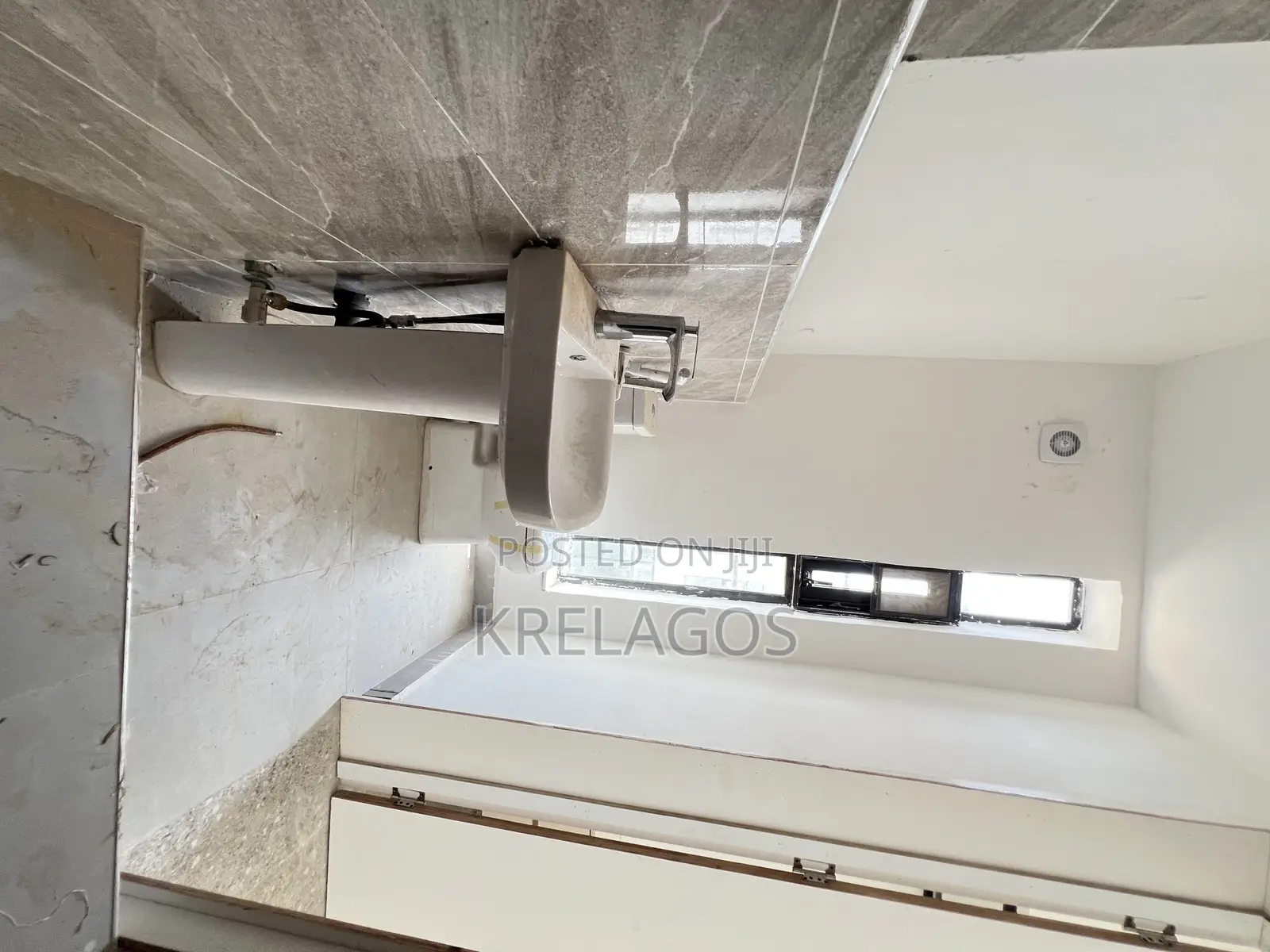 4bdrm Apartment in Ikate for sale in Ikate
