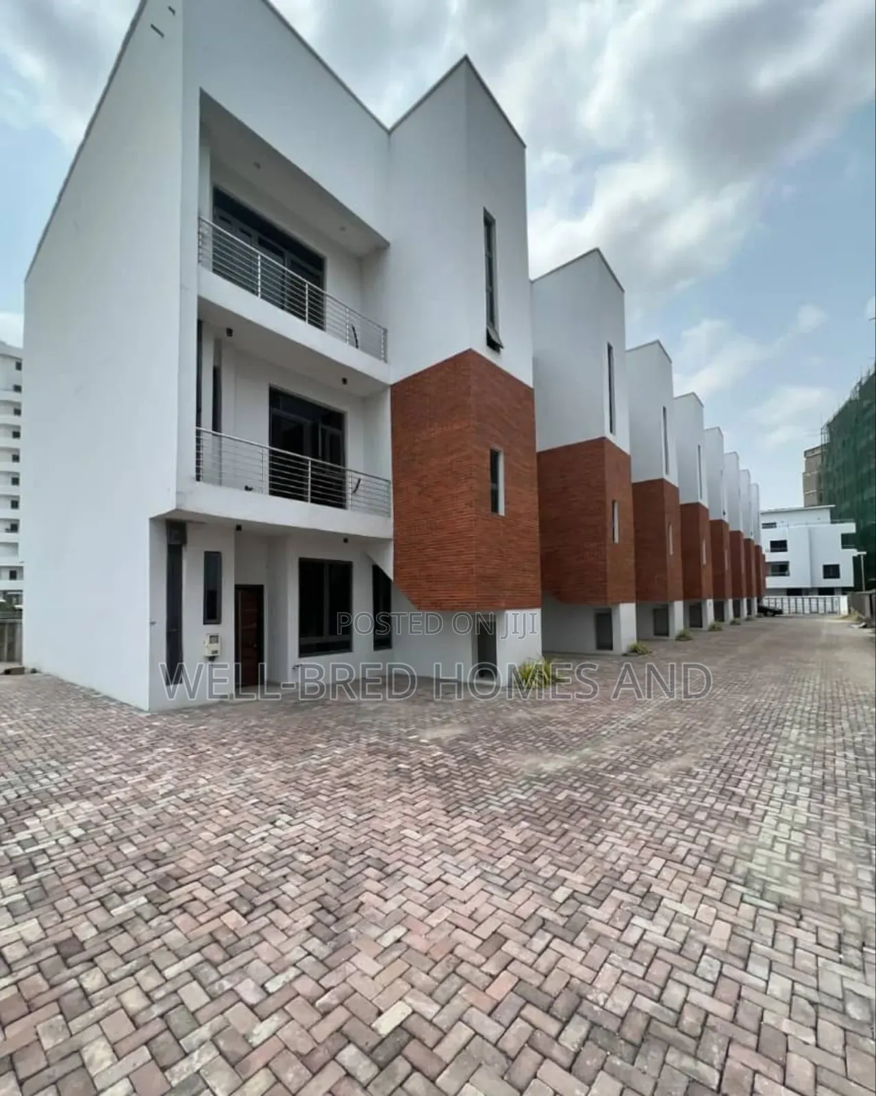 4bdrm Duplex in Lekki Phase 1 Lagos for sale in Lekki Phase 1