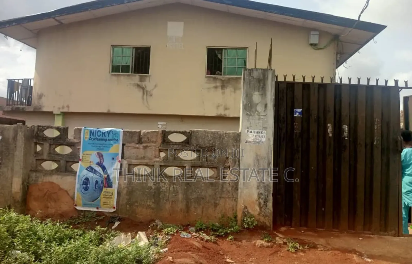 50/100 Land With a 24 Rooms Hostel on It at Ekosodin 4sale in Benin City