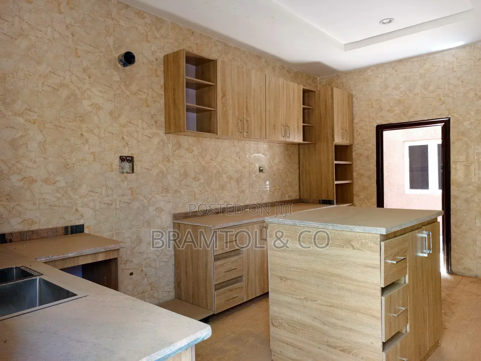 4bdrm Townhouse / Terrace in Wuye for rent in Wuye
