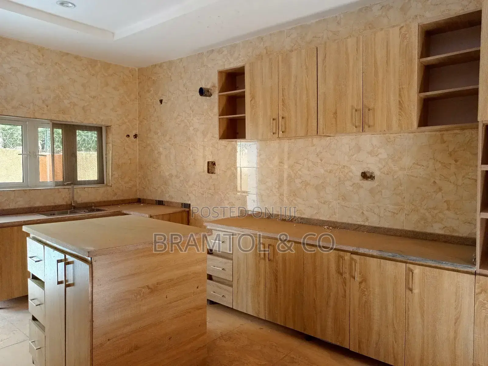 4bdrm Townhouse / Terrace in Wuye for rent in Wuye