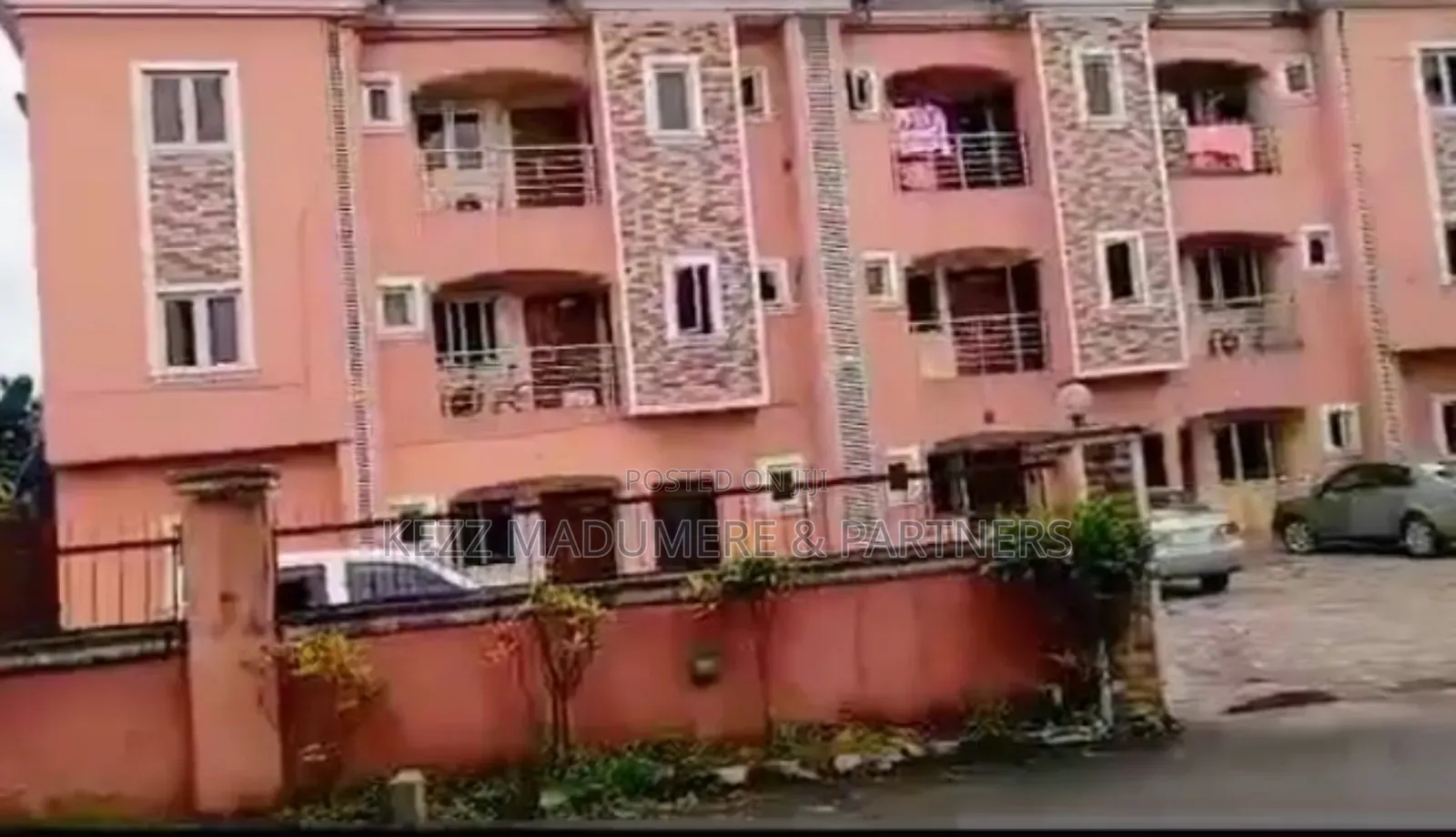 9bdrm Block of Flats in Inside A Gated for sale in Port-Harcourt