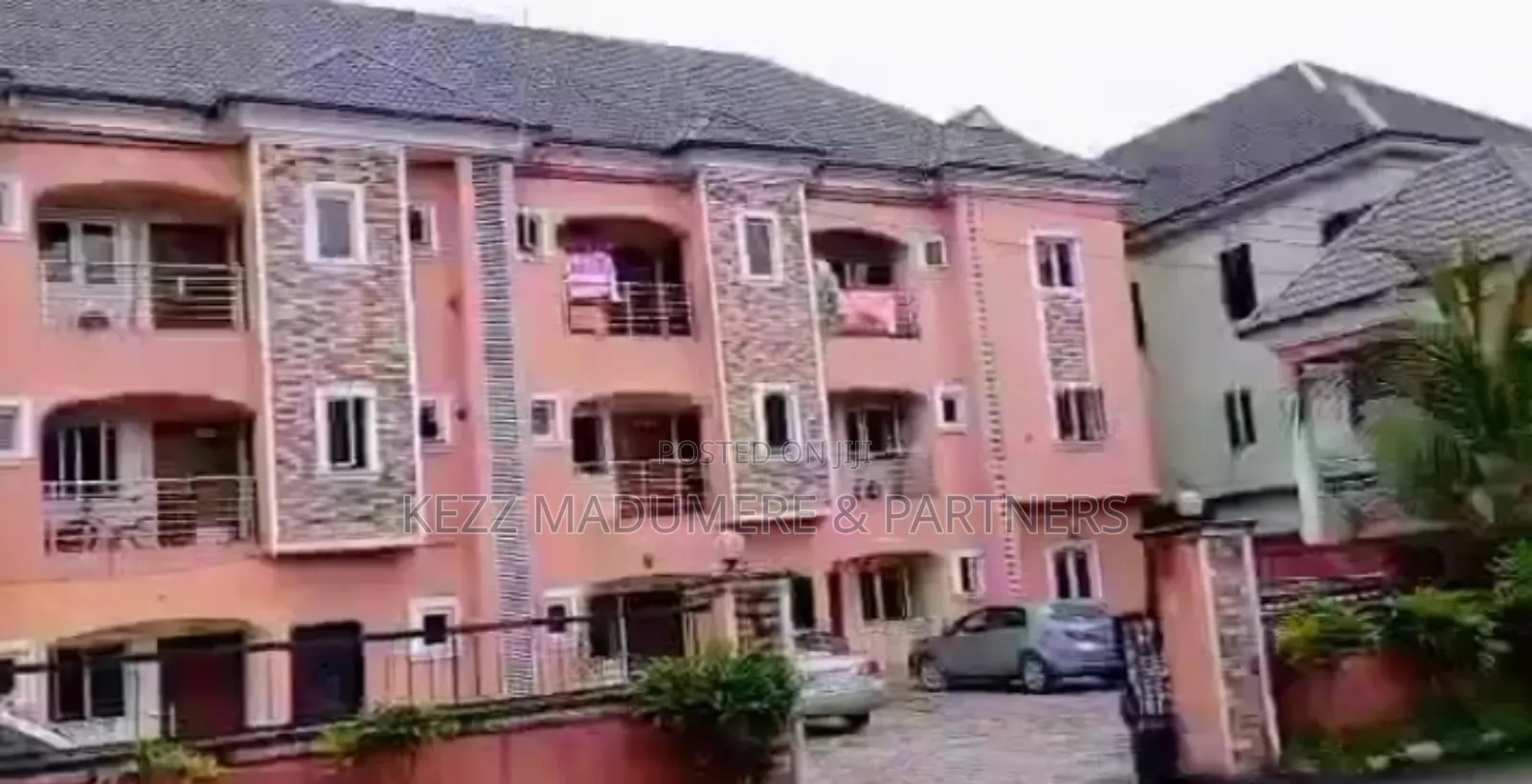 9bdrm Block of Flats in Inside A Gated for sale in Port-Harcourt