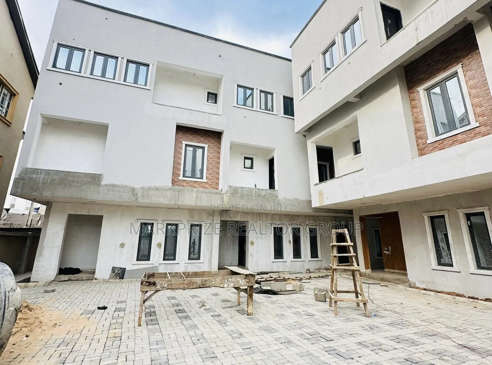 4bdrm Duplex in Gbagada Lagos for sale in Gbagada