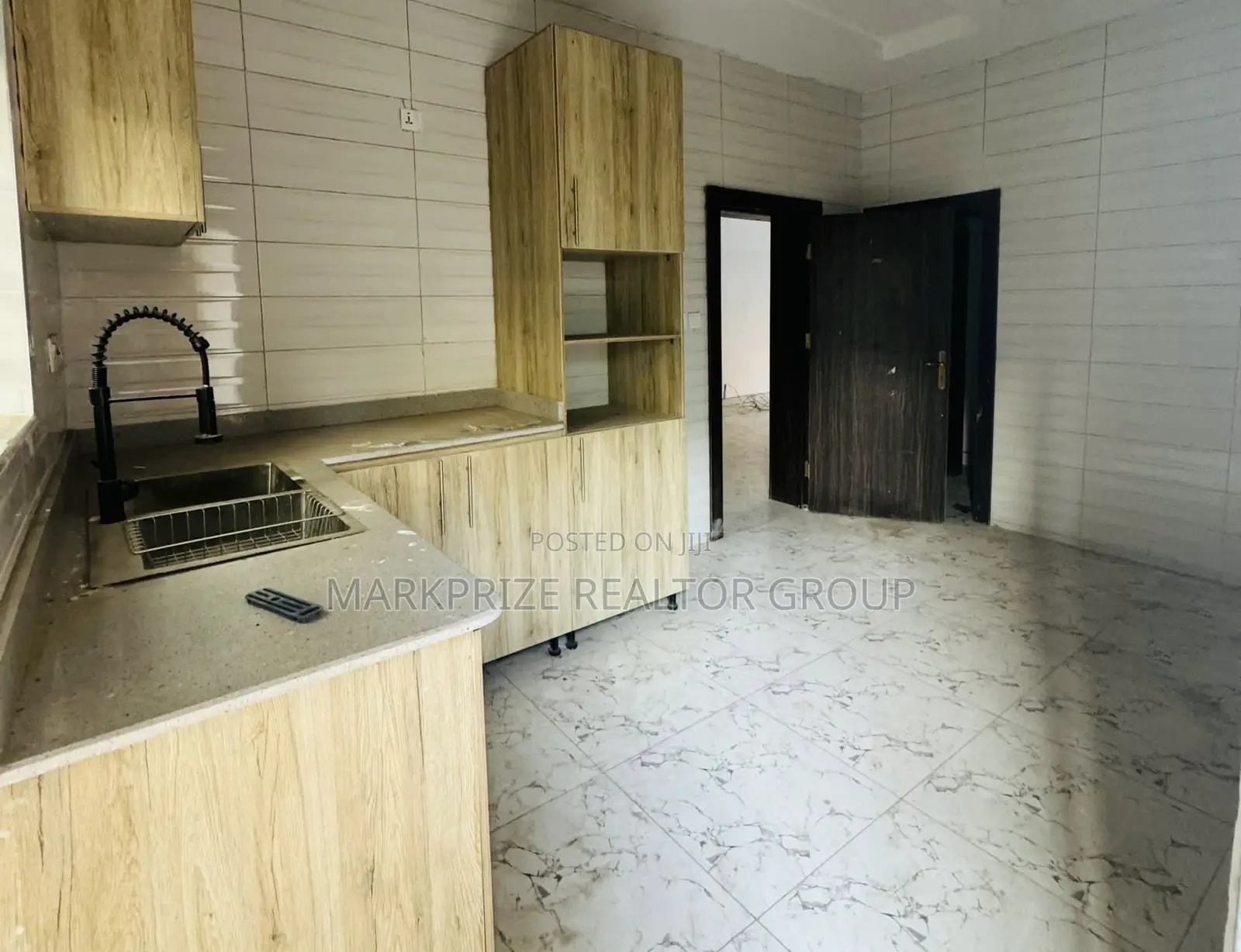 3bdrm Apartment in Ikeja Gra Lagos for sale in Ikeja GRA