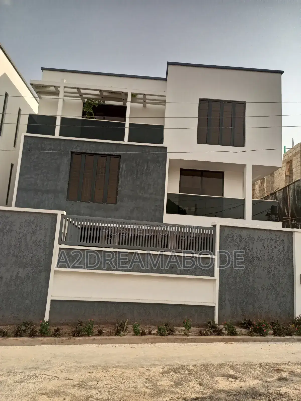 5bdrm Duplex in Omole Phase 1 for sale in Omole Phase 1