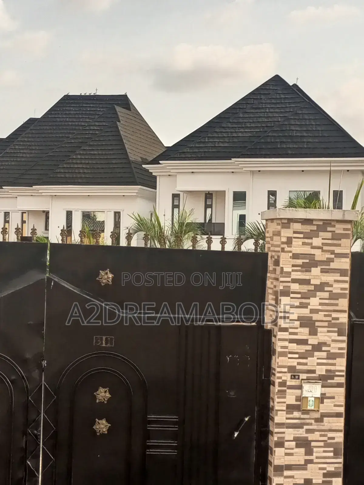 5bdrm Duplex in Omole Phase 1 for sale in Omole Phase 1