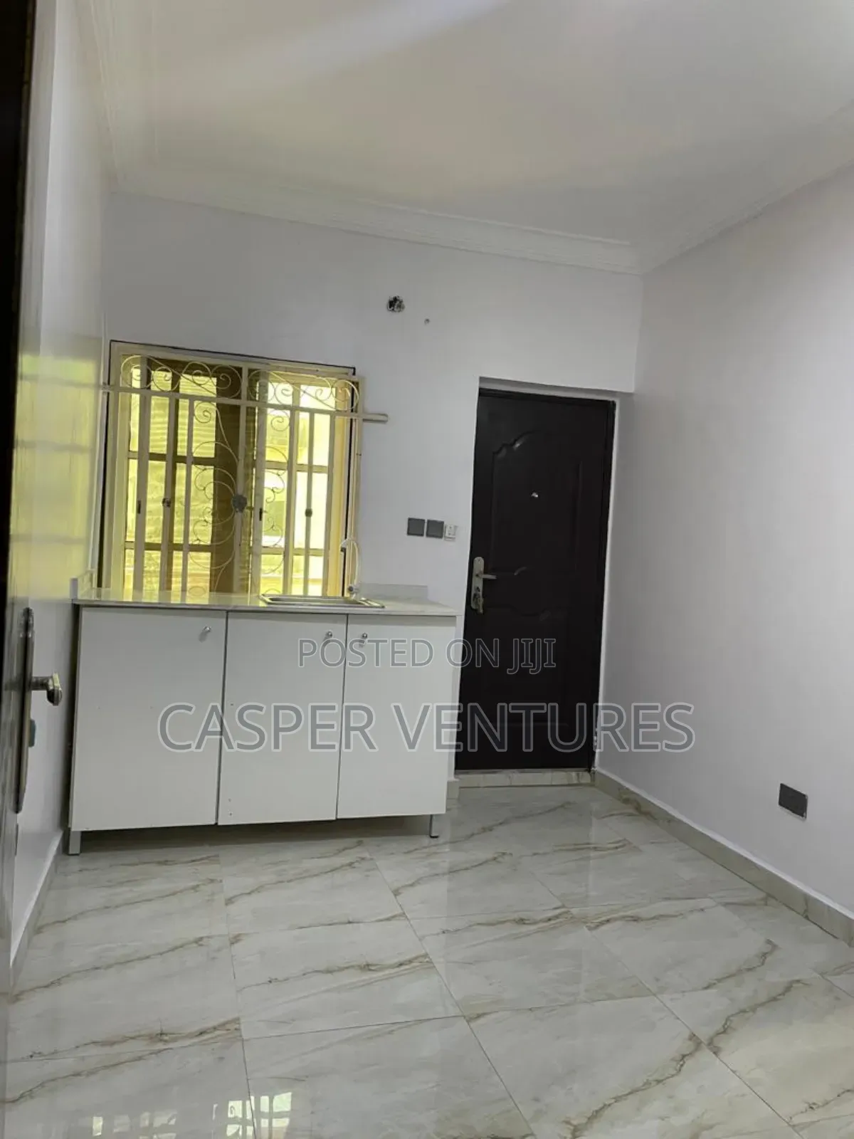 1bdrm Room & Parlour in Paradise 3, Chevron for rent in Chevron