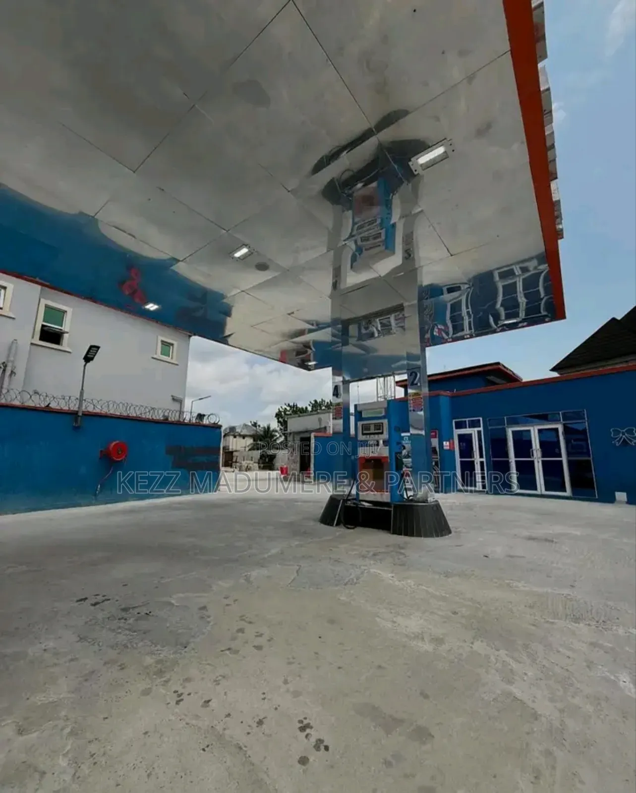 For Sale : Functional Filling Station in Port Harcourt in Port-Harcourt