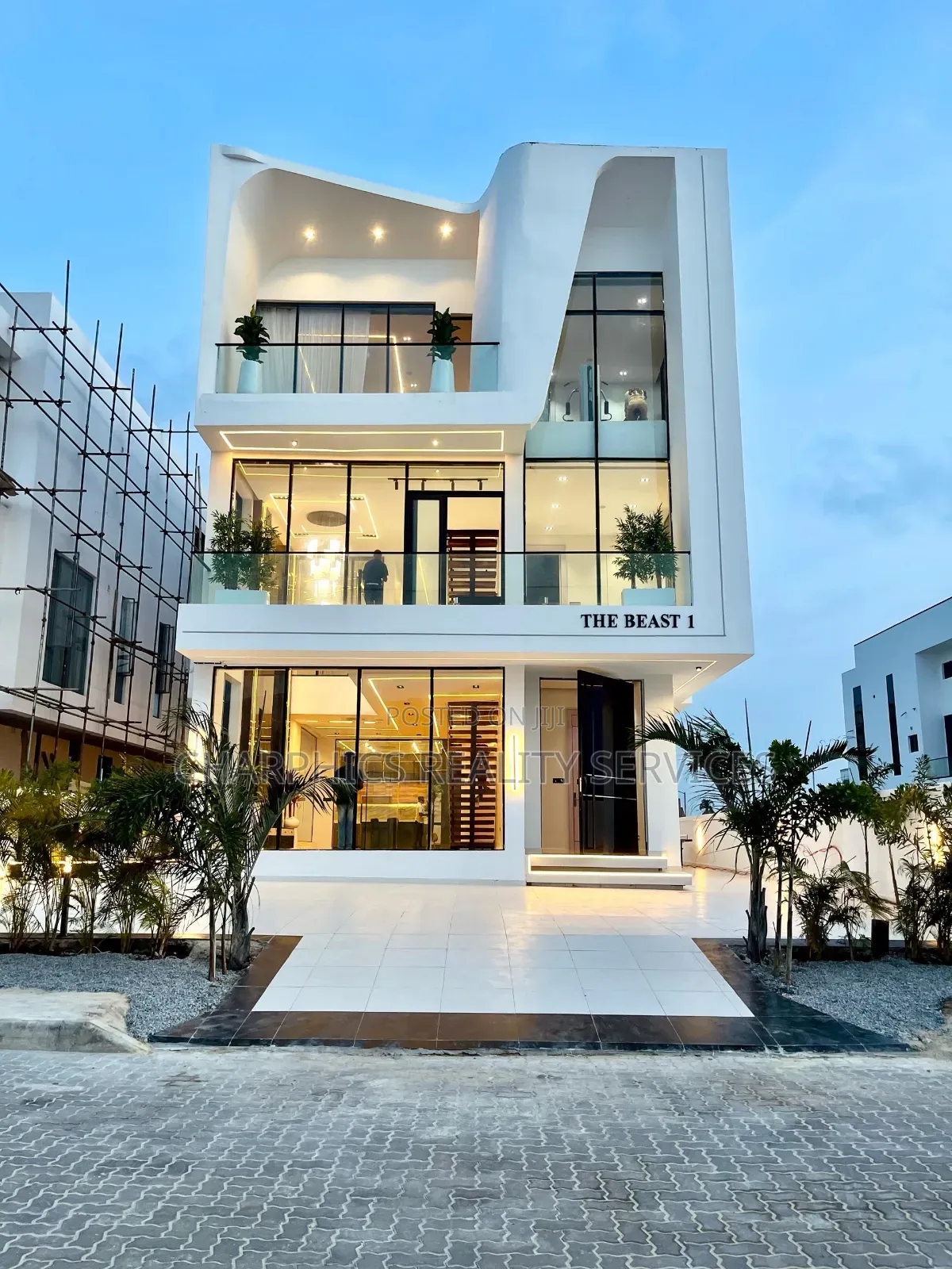5bdrm Duplex in Ikate for sale in Ikate