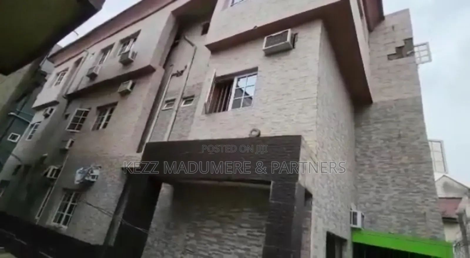 For Sale : 28 Rooms Hotel at Owerri , Imo State in Owerri