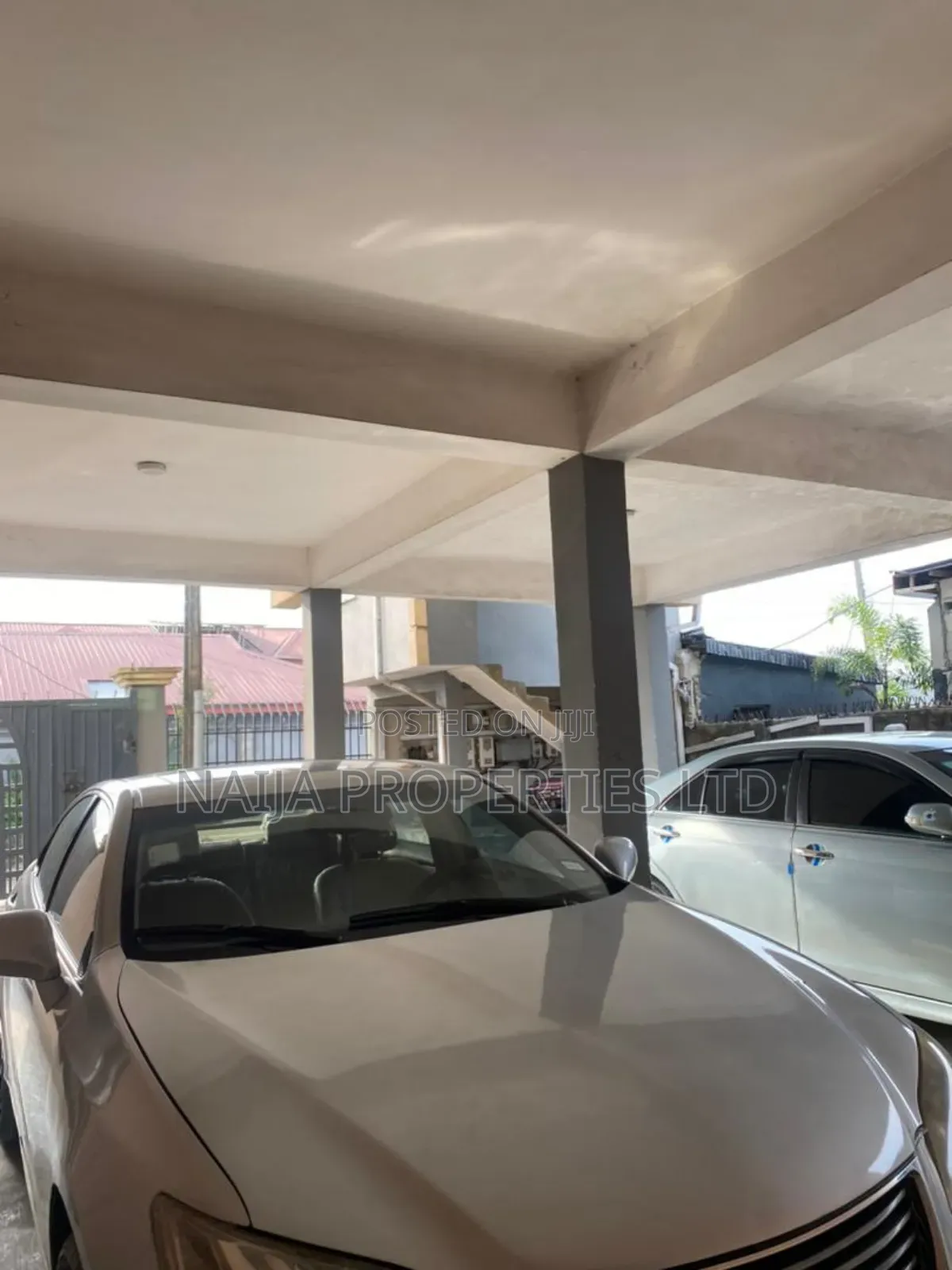 3bdrm Block of Flats in Abijo for sale in Abijo