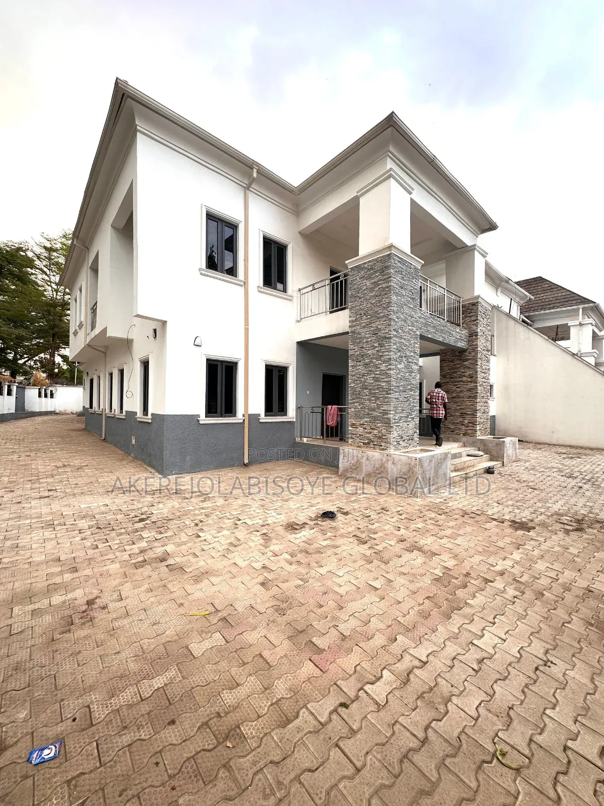 4bdrm Duplex in Gwarinpa Main for sale in Gwarinpa