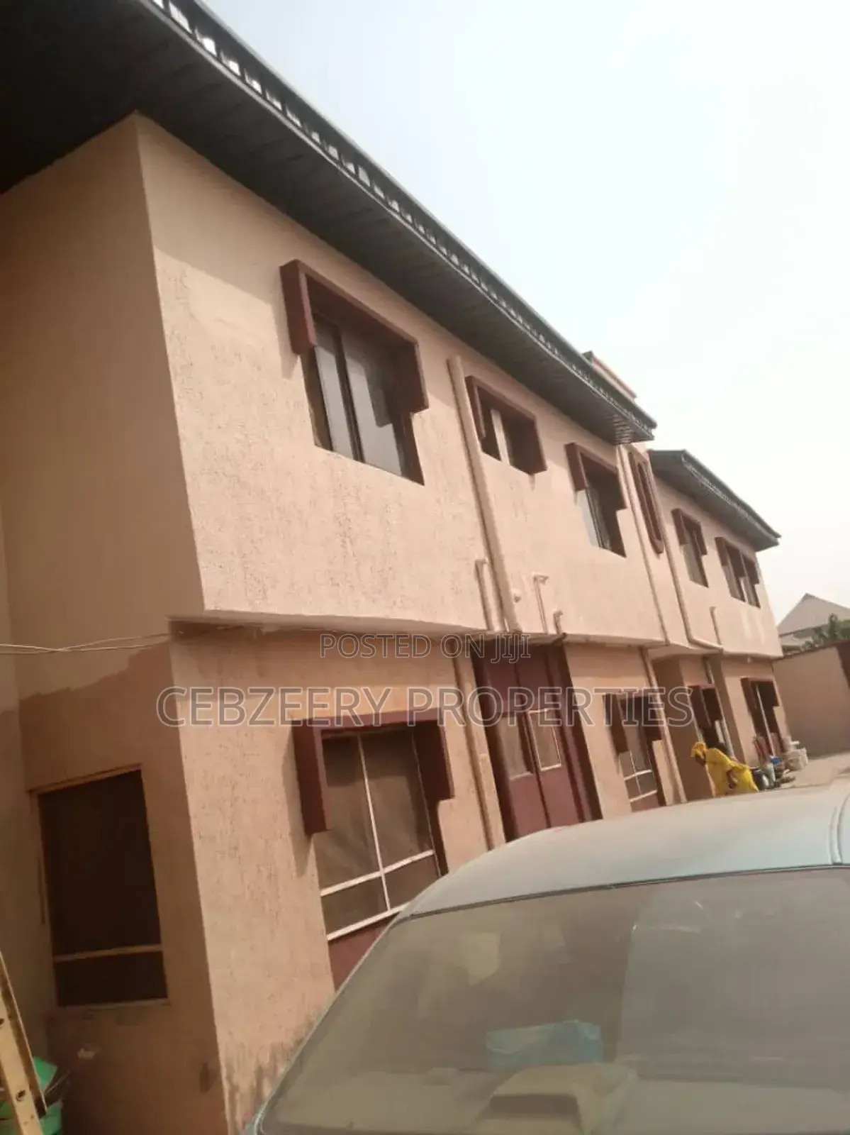 3bdrm Block of Flats in Akute Ajuwon for sale in Akute Ajuwon