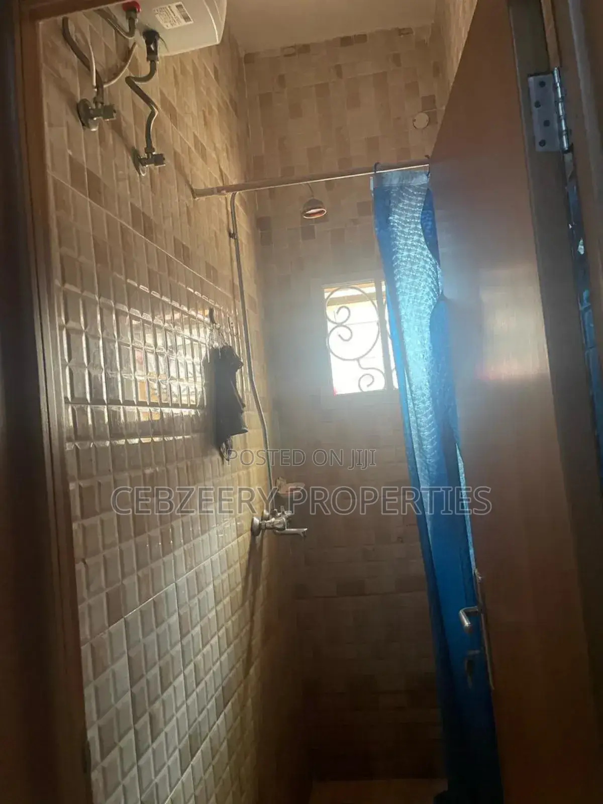 3bdrm Block of Flats in Akute Ajuwon for sale in Akute Ajuwon