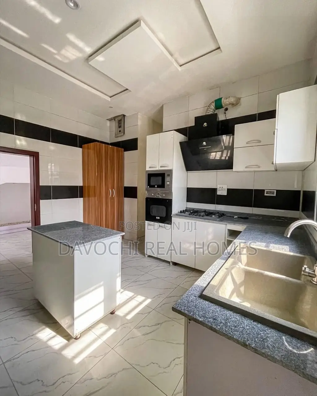 4bdrm Duplex in Ikota, Lekki for rent in Ikota