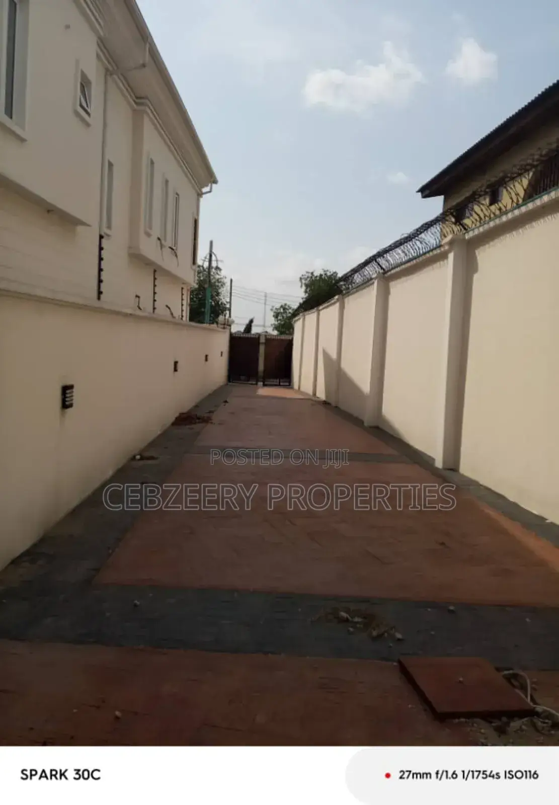 4bdrm Duplex in Omole Phase 1 for rent in Omole Phase 1