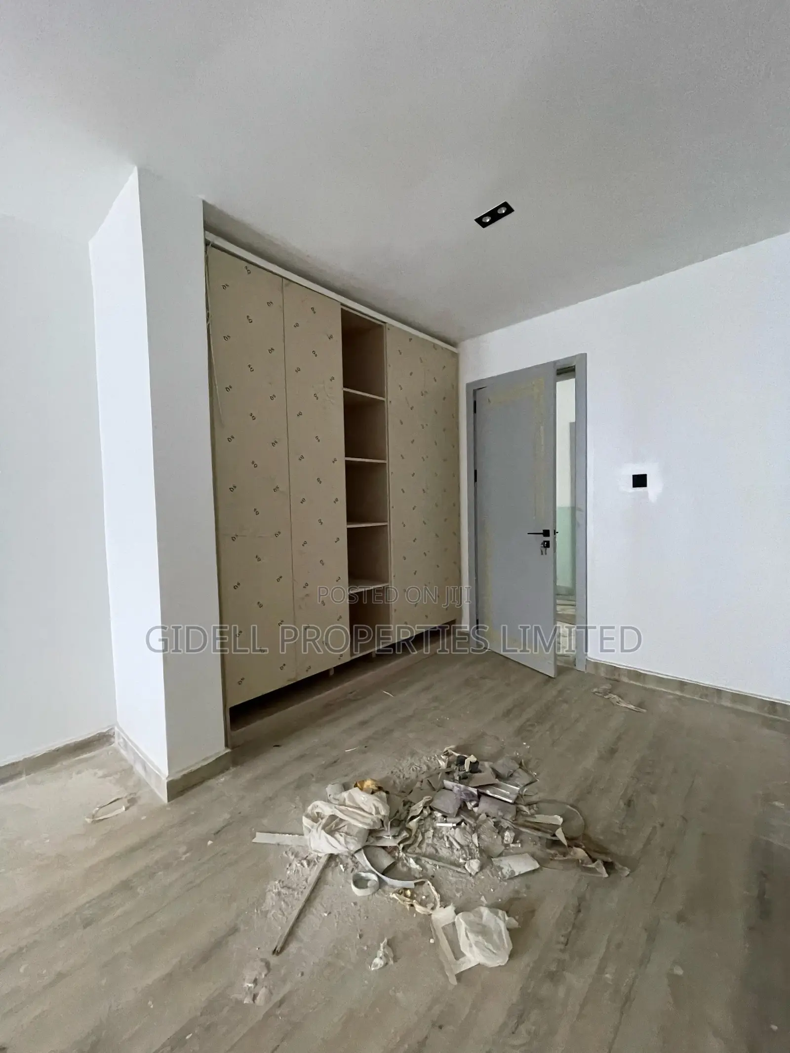 4bdrm Townhouse / Terrace in Durumi for rent in Durumi