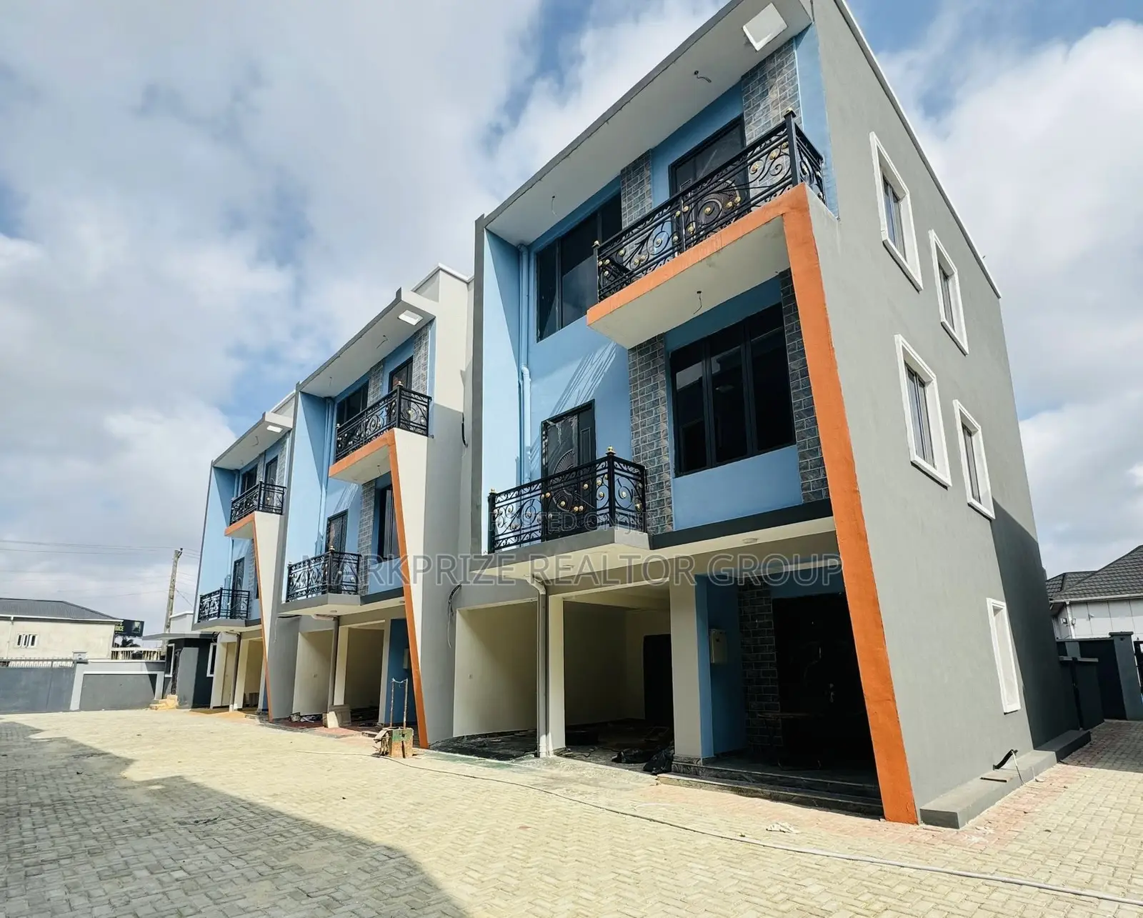 4bdrm Duplex in Yaba Lagos for sale in Yaba
