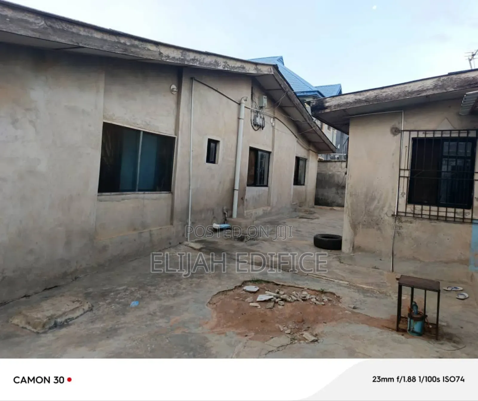 11bdrm Bungalow in Iyana Odo, Abule Egba for sale in Abule Egba