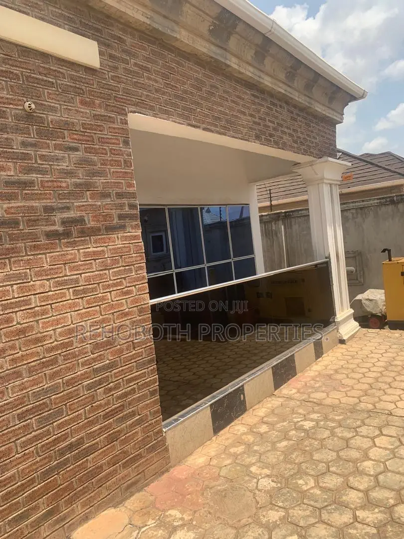 Furnished 3bdrm Bungalow in Ayegoro Akobo, Ibadan for sale in Ibadan