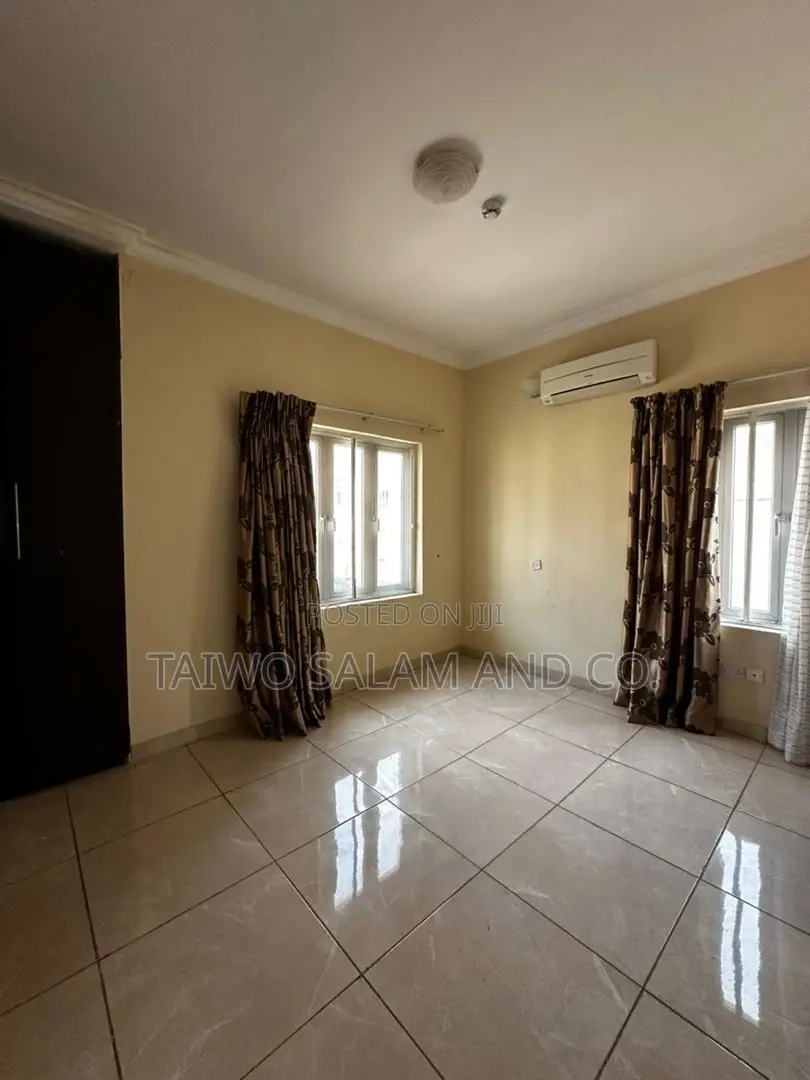 5bdrm Duplex in Agodi for sale in Agodi