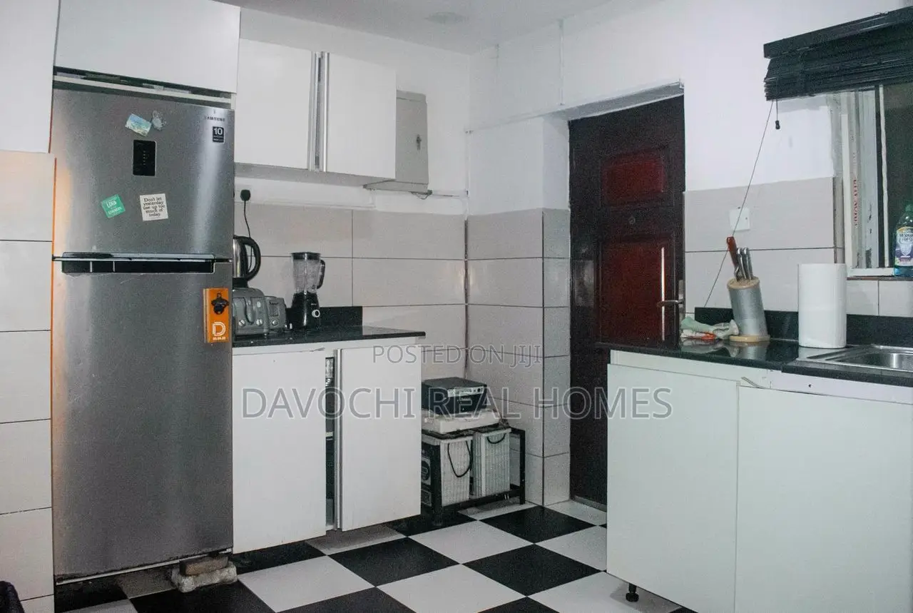 3bdrm Apartment in Kunsela Road By, Lekki Phase 2 for rent in Lekki Phase 2
