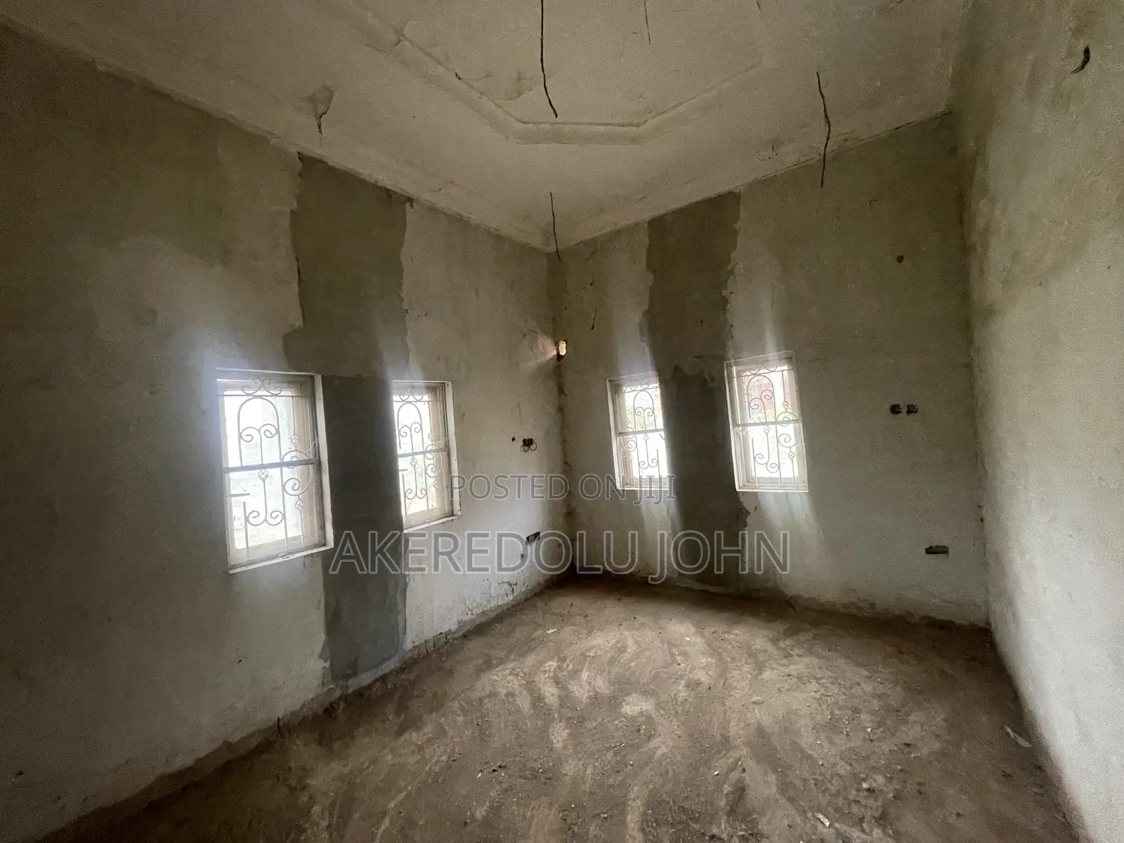 12bdrm Block of Flats in Apo District for sale in Apo District