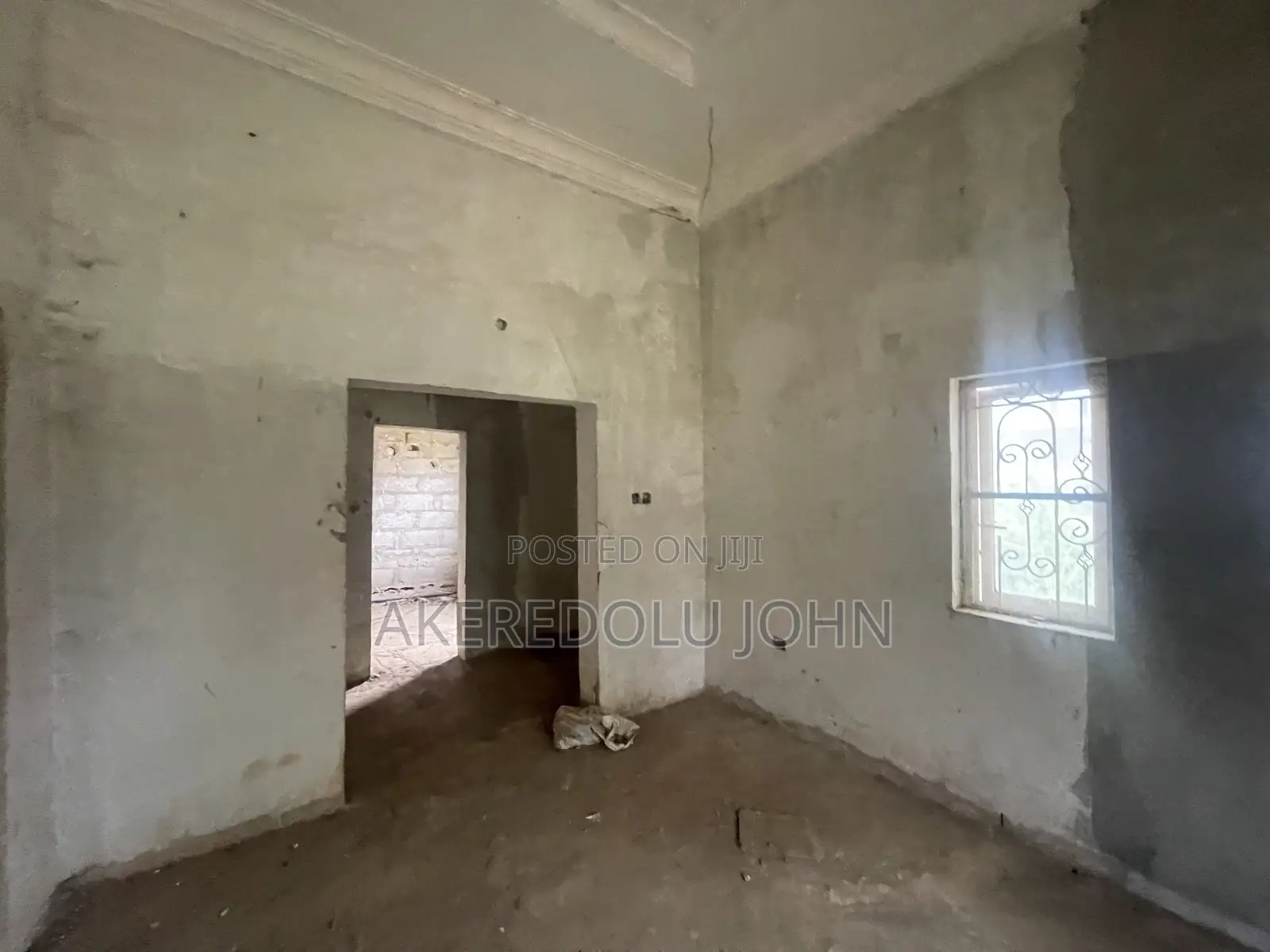 12bdrm Block of Flats in Apo District for sale in Apo District