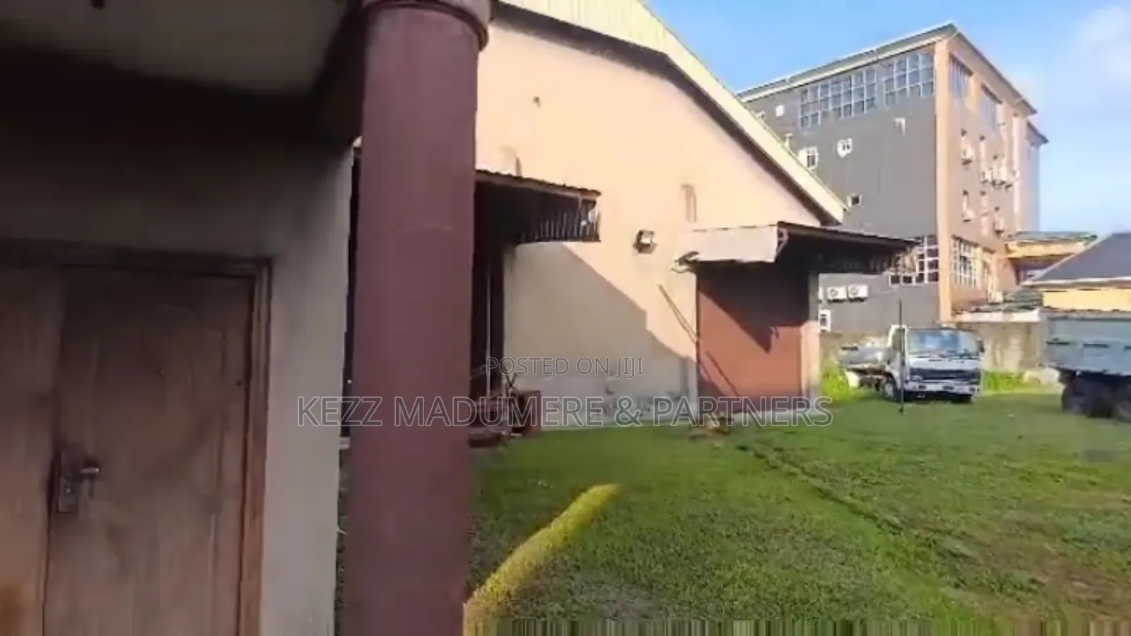 For Sale : 12.5 Plots With Warehouse on Major Stadium Rd ,Ph in Elekahia