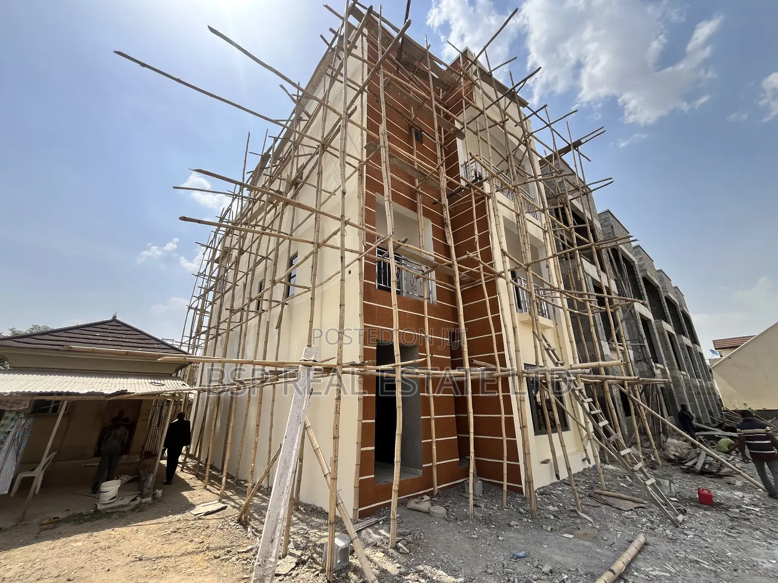 4bdrm Townhouse/Terrace in Legislative Quarters, Apo District for sale in Apo District