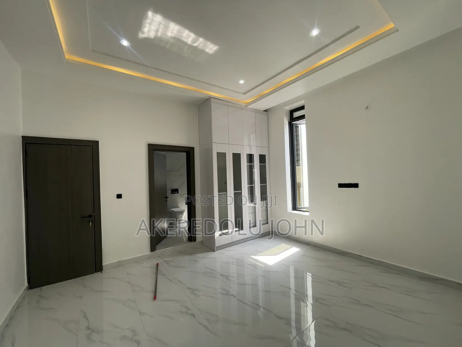 5bdrm Duplex in Apo Resettlement for sale in Apo Resettlement