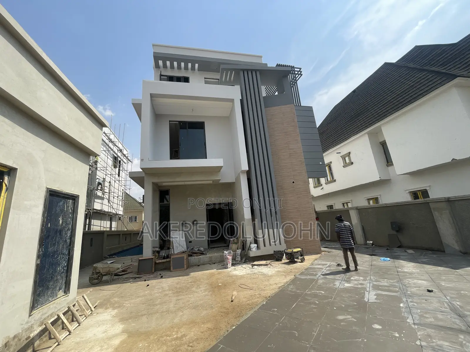 5bdrm Duplex in Apo Resettlement for sale in Apo Resettlement