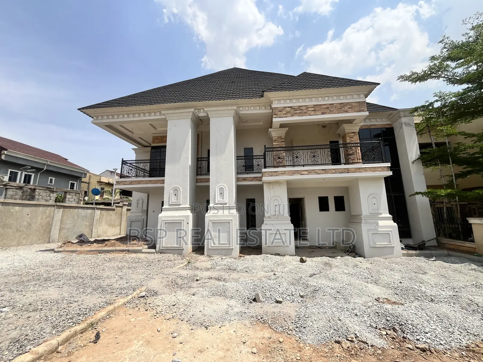 5bdrm Duplex in Legislative Quarter, Apo District for sale in Apo District