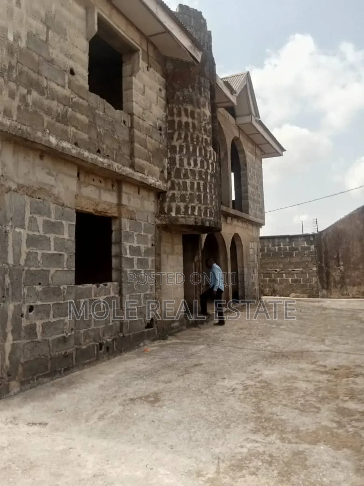 Block of Flats With 3 and 2 Bedrooms Isitu Egan in Ikotun / Ikotun/Igando