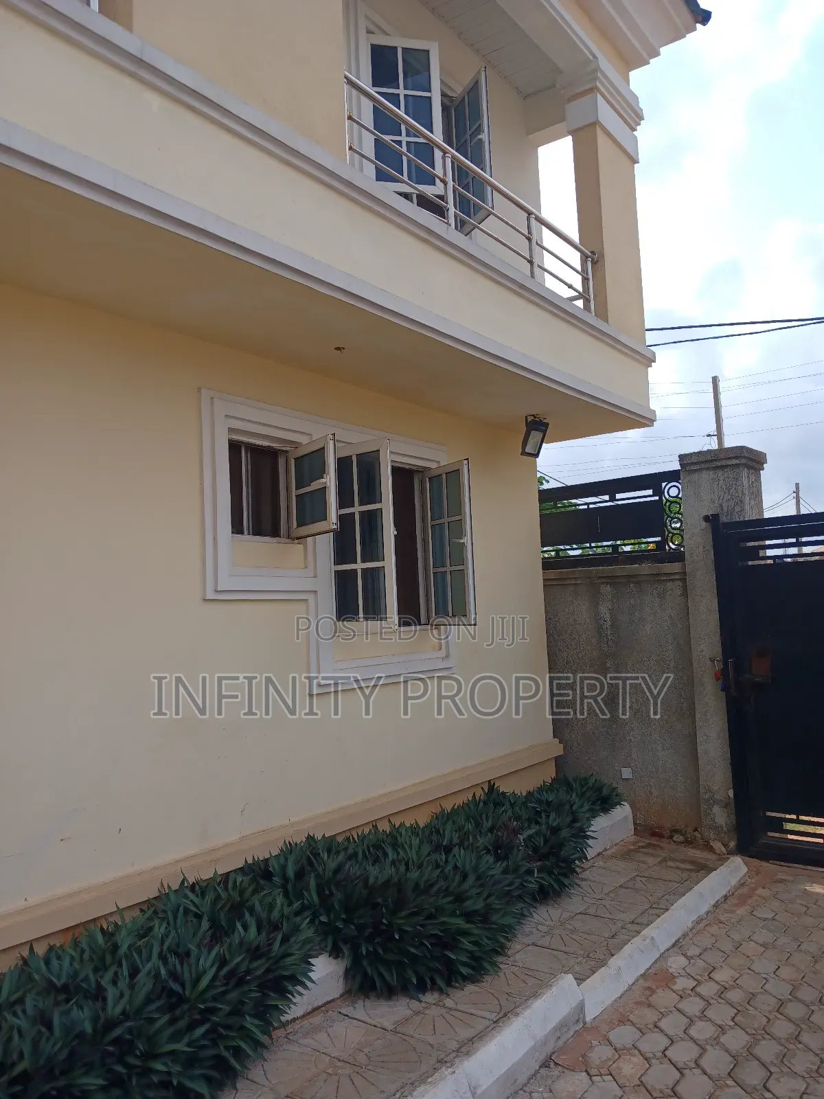 Furnished 3bdrm Block of Flats in Etete Layout, Benin City for sale in Benin City
