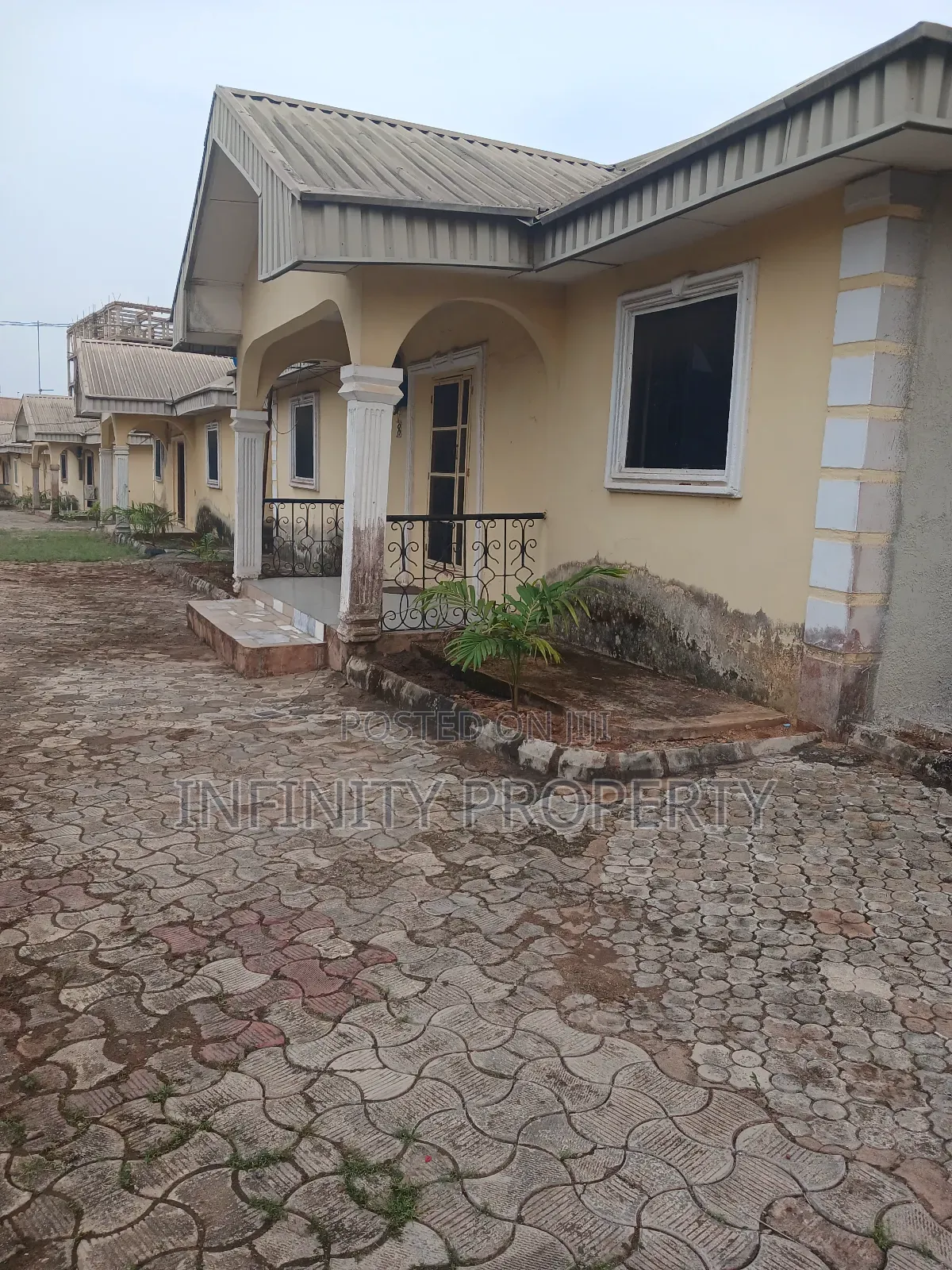 3bdrm Block of Flats in Etete Layout, Benin City for sale in Benin City