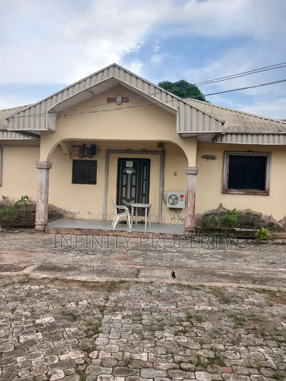 3bdrm Block of Flats in Etete Layout, Benin City for sale in Benin City