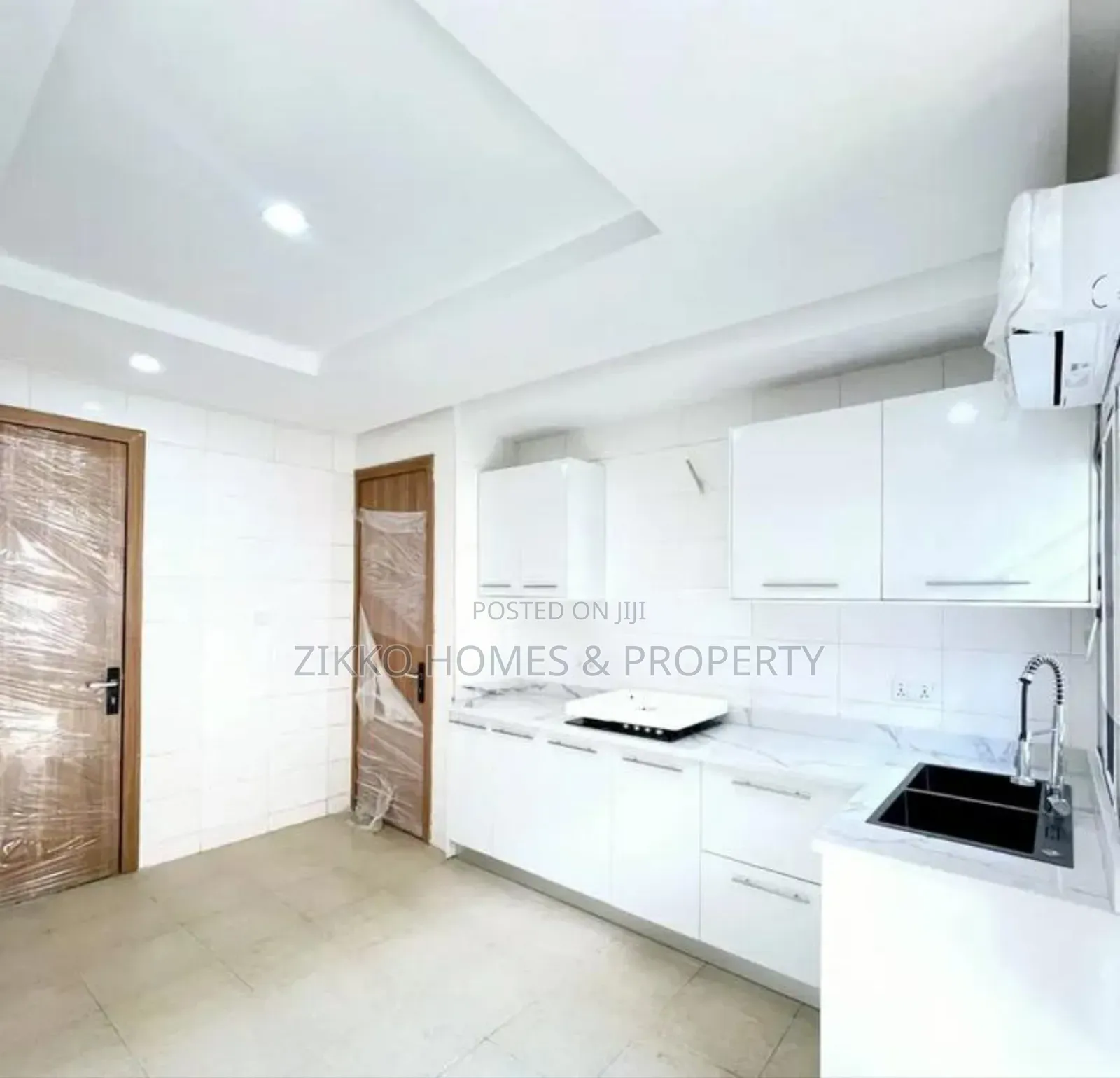 4bedroom Terrace Self Compound for Sale in Lekki in Lekki